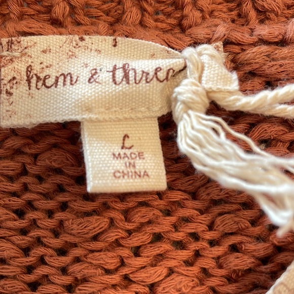 NWT’s Hem & Thread Textured Chunky V-Neck Stripe Sweater Rust & Cream Size L - Picture 10 of 12